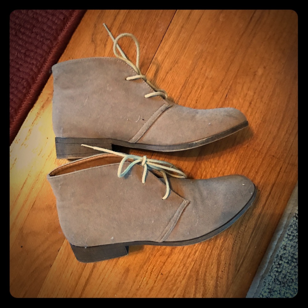 Chukka booties, size 6